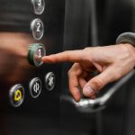 Winda: jak działa i dlaczego jest niezbędna we współczesnych budynkach?